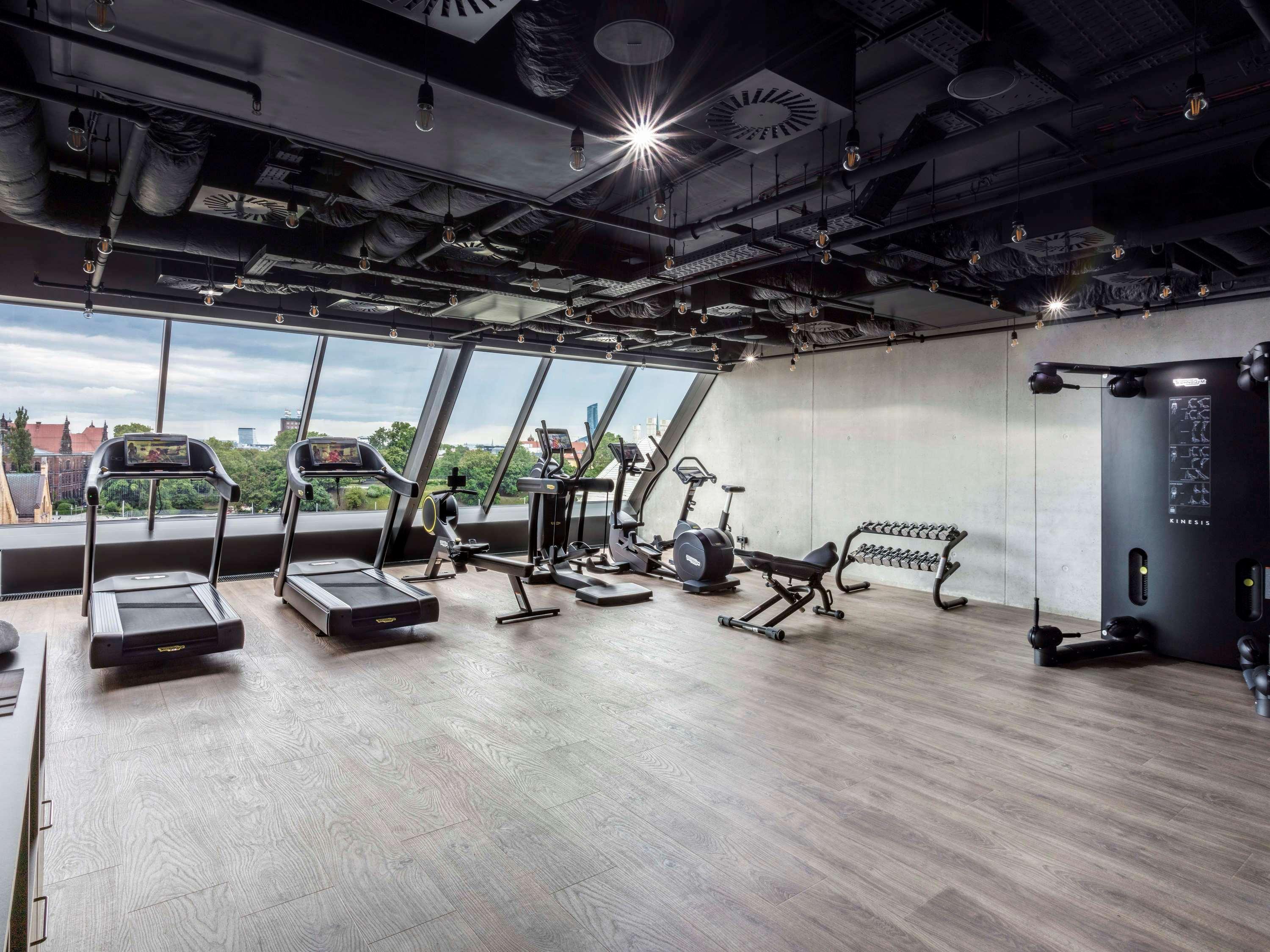 The Bridge Wroclaw - Mgallery Εξωτερικό φωτογραφία The gym at the top of the building